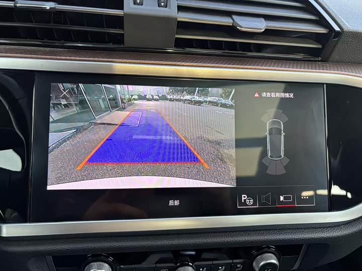 Фото 6 - Audi Q3