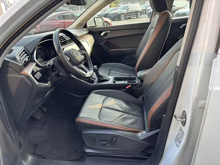 Фото 9 - Audi Q3