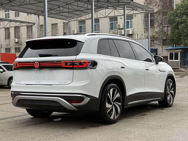 Фото 7 - Volkswagen ID.6 Crozz