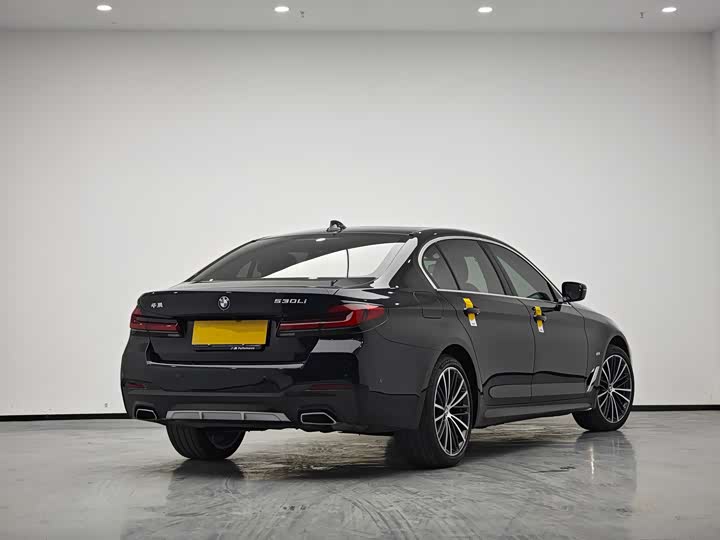 Фото 2 - BMW 5 Series