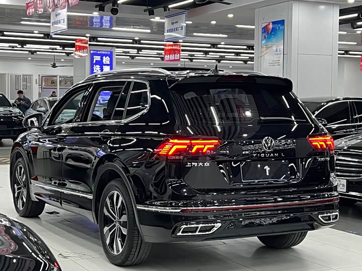 Фото 4 - Volkswagen Tiguan L Pro