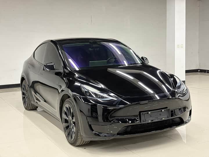 Фото 3 - Tesla Model Y