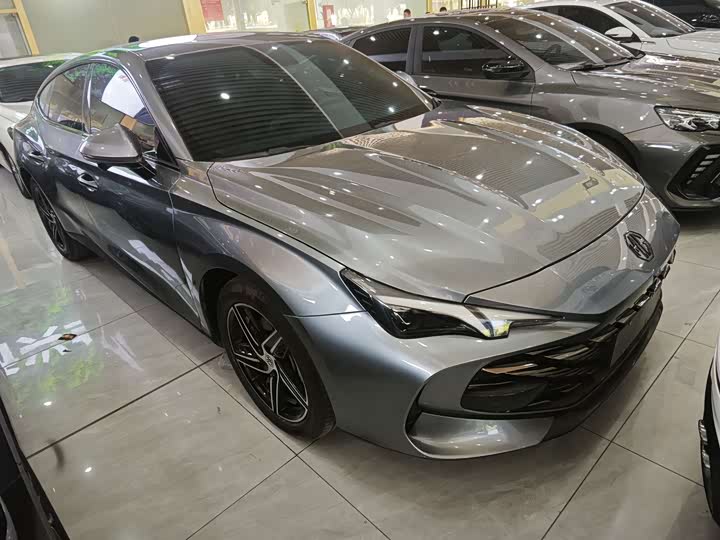 Фото 2 - MG Motor 7