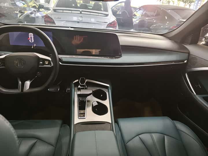 Фото 7 - MG Motor 7