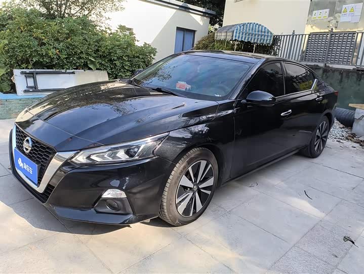 Фото 1 - Nissan Teana