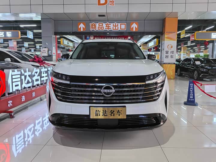 Фото 2 - Nissan Pathfinder