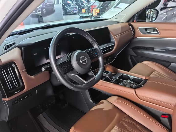 Фото 7 - Nissan Pathfinder