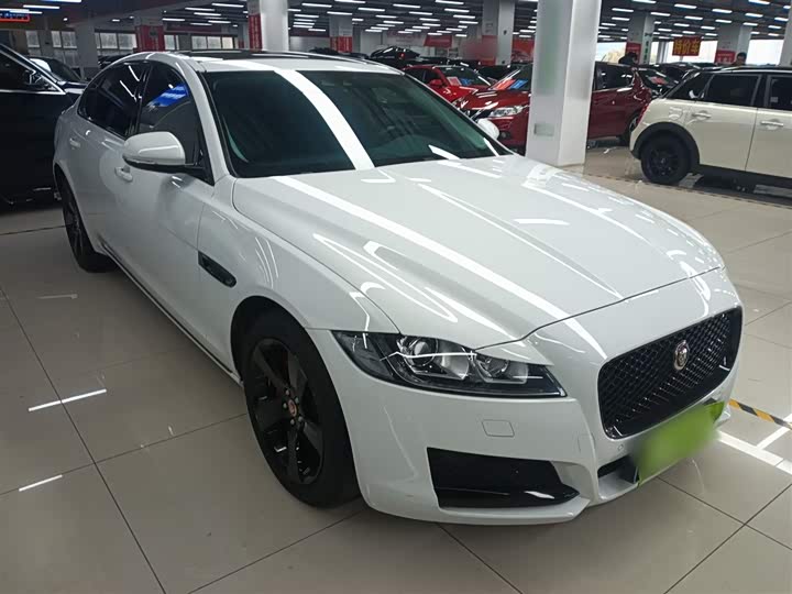 Фото 4 - Jaguar XF L
