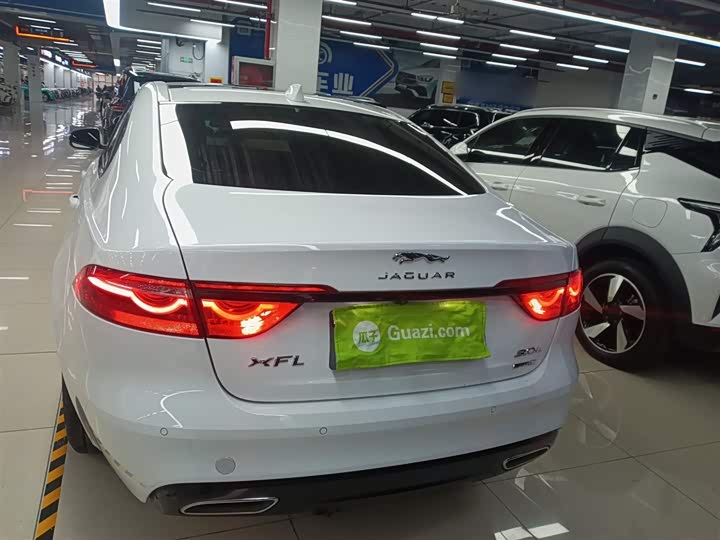 Фото 6 - Jaguar XF L