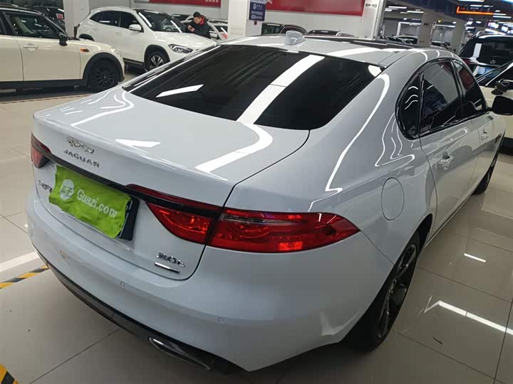 Фото 7 - Jaguar XF L