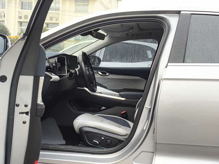 Фото 8 - Geely Preface