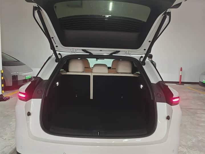 Фото 3 - LiXiang i6