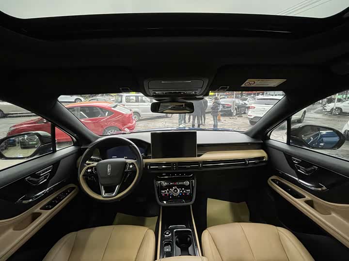 Фото 8 - Lincoln Corsair