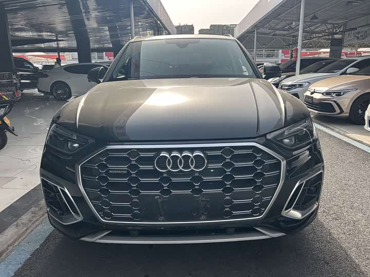 Фото 2 - Audi Q5L