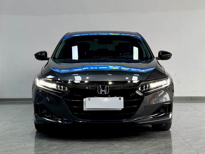 Фото 2 - Honda Accord