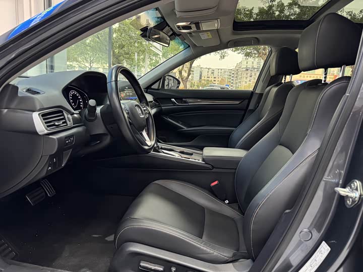 Фото 9 - Honda Accord