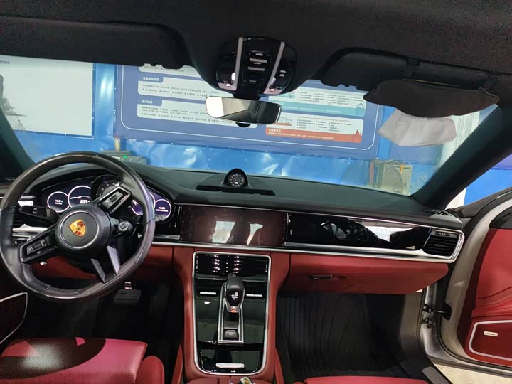 Фото 3 - Porsche Panamera