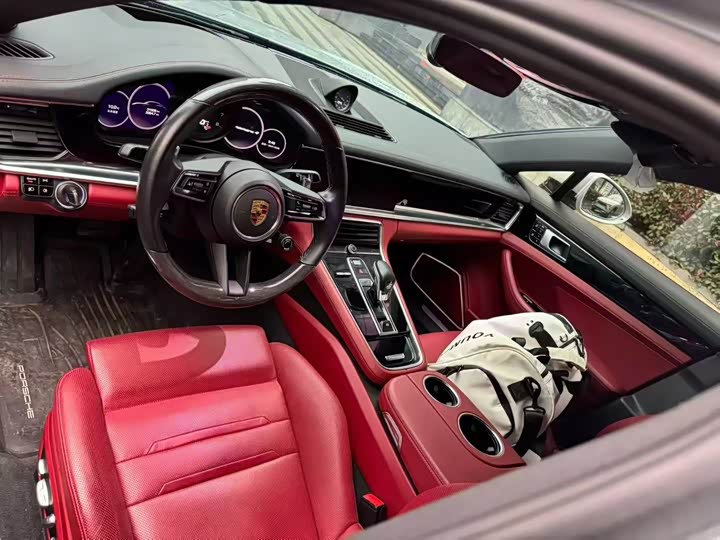 Фото 8 - Porsche Panamera