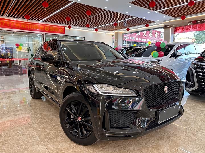 Фото 3 - Jaguar F-Pace