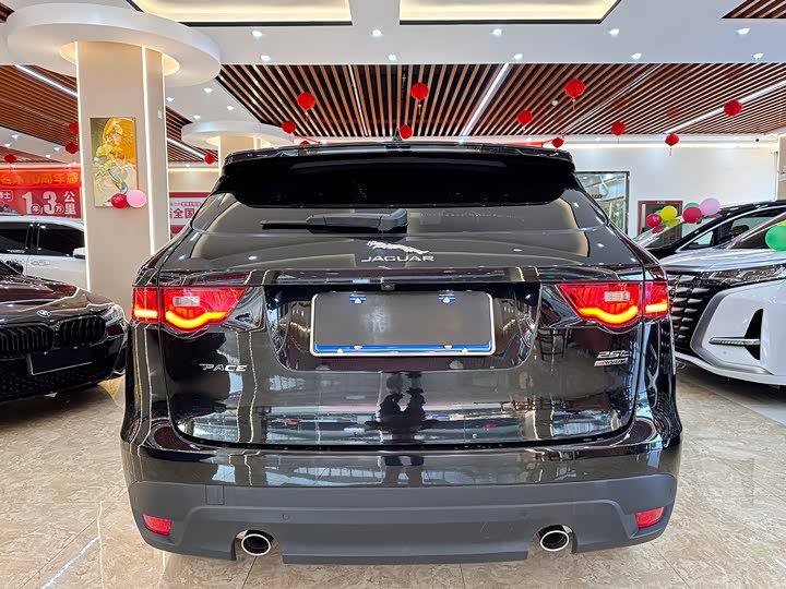 Фото 5 - Jaguar F-Pace