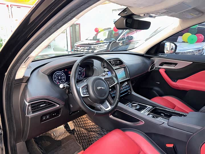 Фото 7 - Jaguar F-Pace