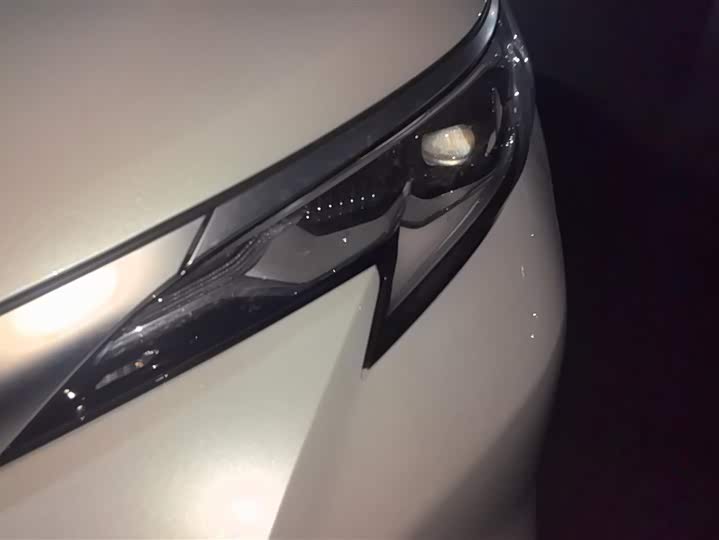 Фото 5 - Toyota Sienna