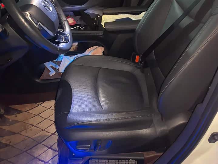 Фото 9 - Toyota Sienna