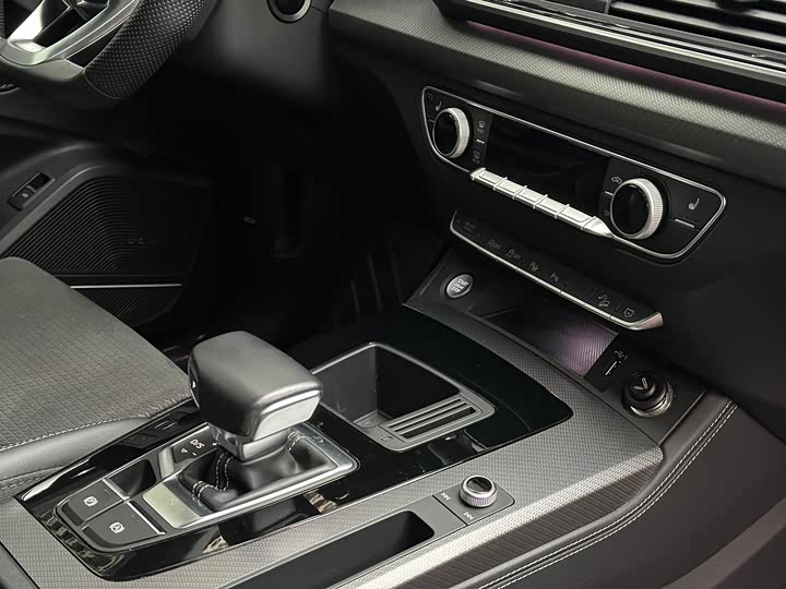 Фото 9 - Audi Q5L Sportback