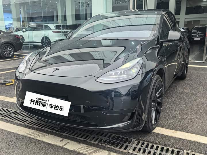 Фото 1 - Tesla Model Y