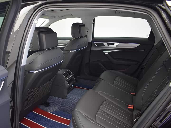 Фото 7 - Audi A6L