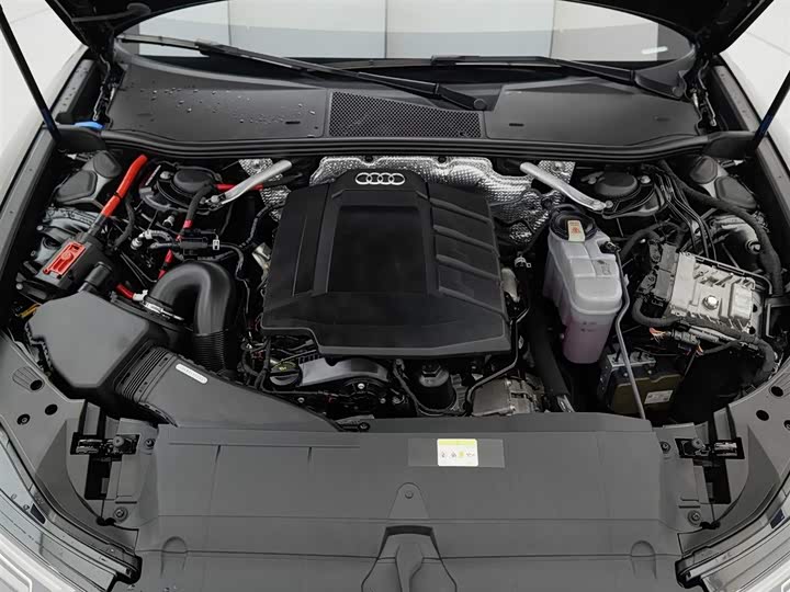 Фото 8 - Audi A6L