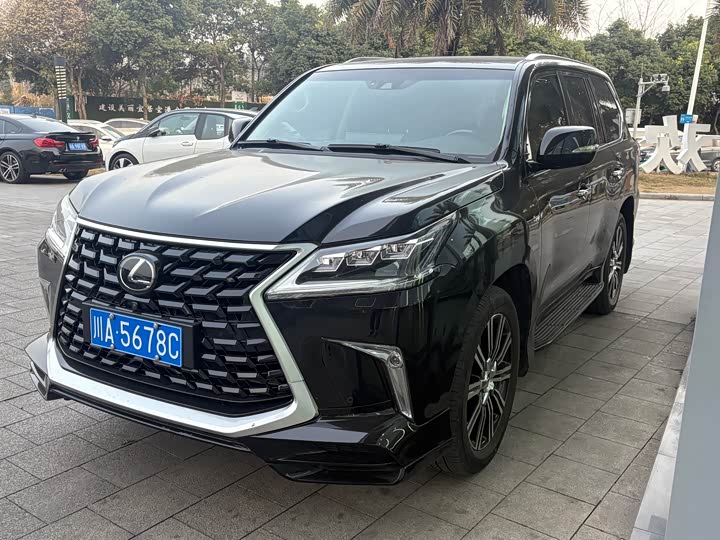 Фото 2 - Lexus LX