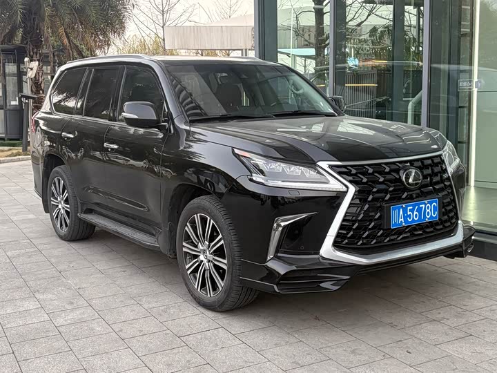 Фото 3 - Lexus LX