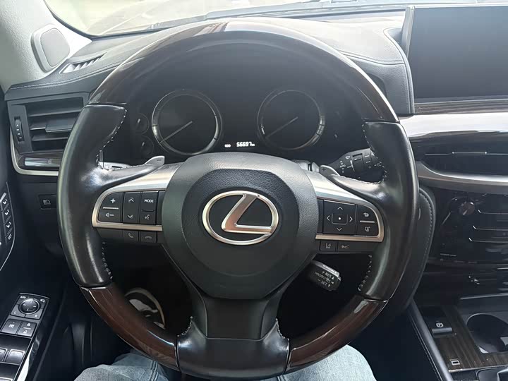 Фото 5 - Lexus LX
