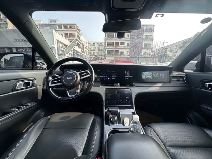 Фото 7 - LiXiang One