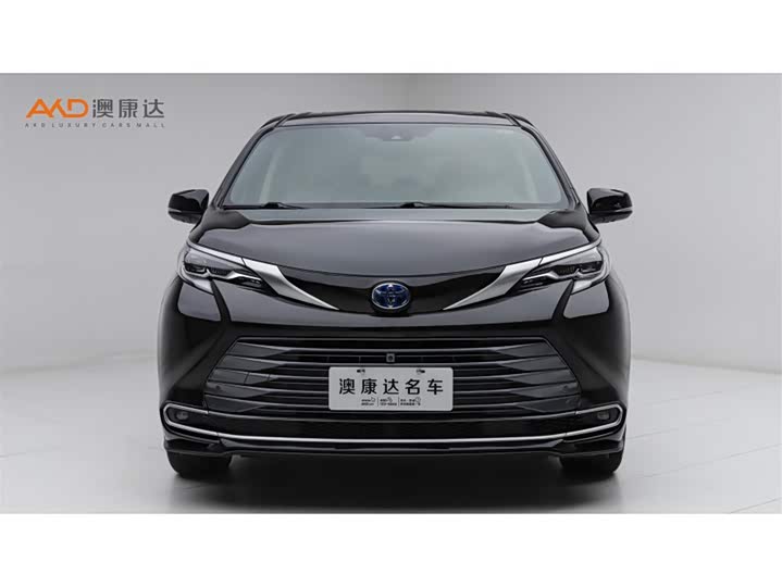 Фото 2 - Toyota Sienna