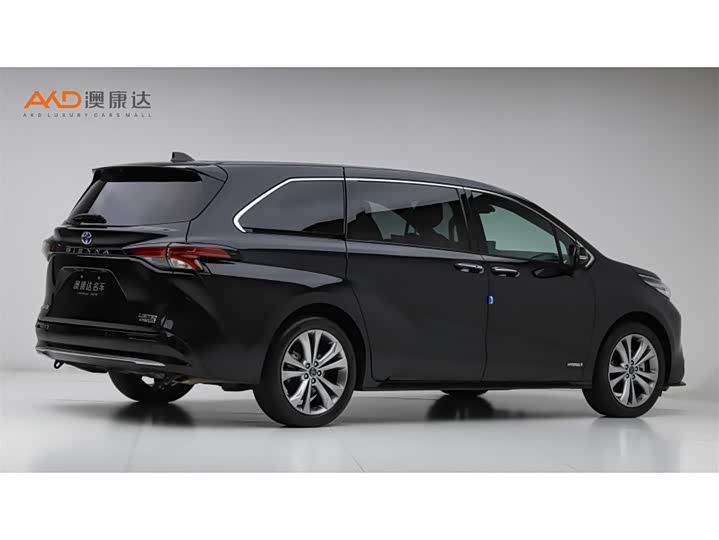 Фото 3 - Toyota Sienna