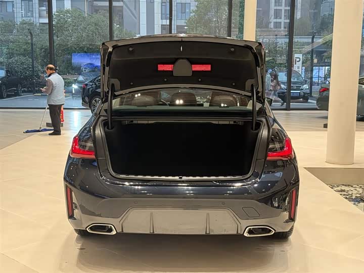 Фото 8 - BMW 3 Series