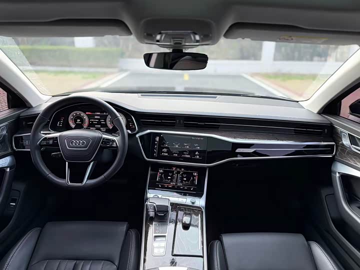 Фото 4 - Audi A6L