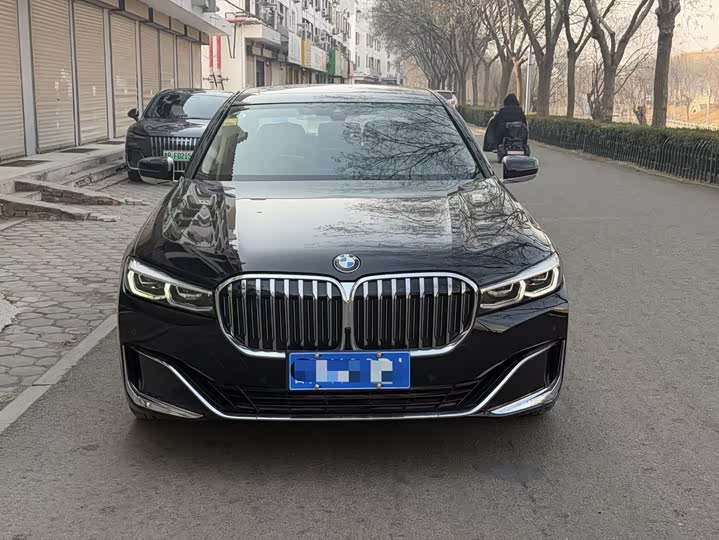 Фото 2 - BMW 7 Series
