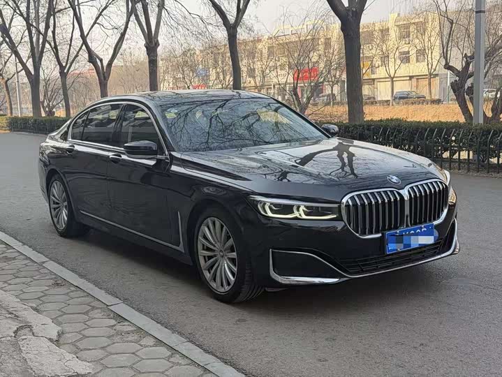 Фото 3 - BMW 7 Series