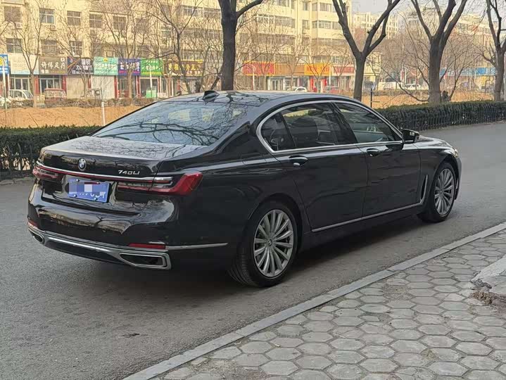 Фото 4 - BMW 7 Series