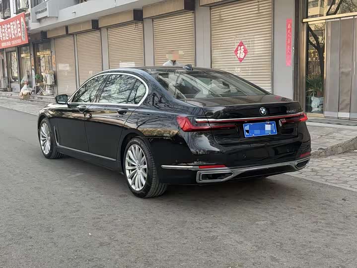 Фото 6 - BMW 7 Series