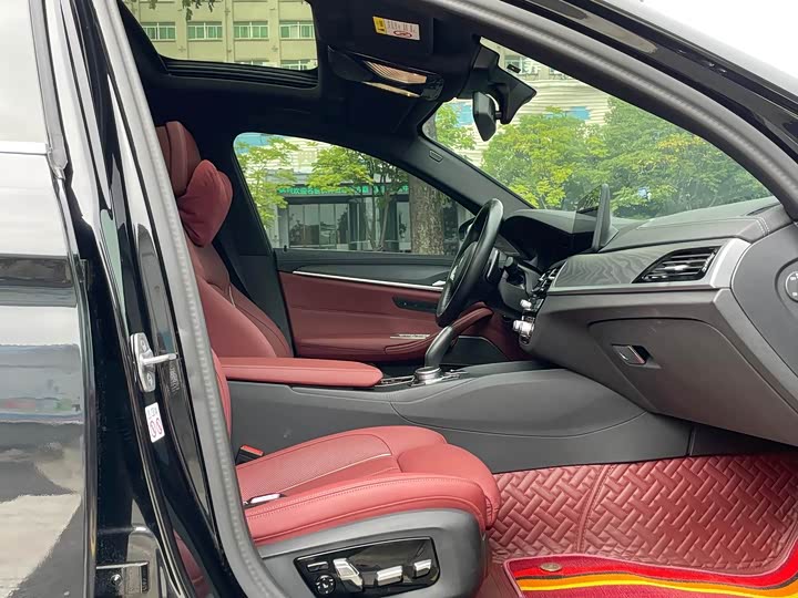 Фото 9 - BMW 5 Series