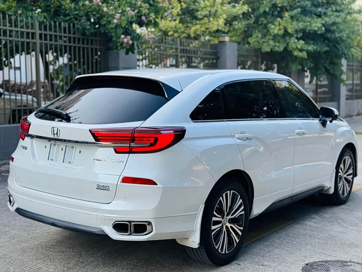 Фото 6 - Honda Avancier