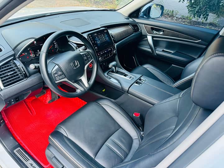 Фото 8 - Honda Avancier