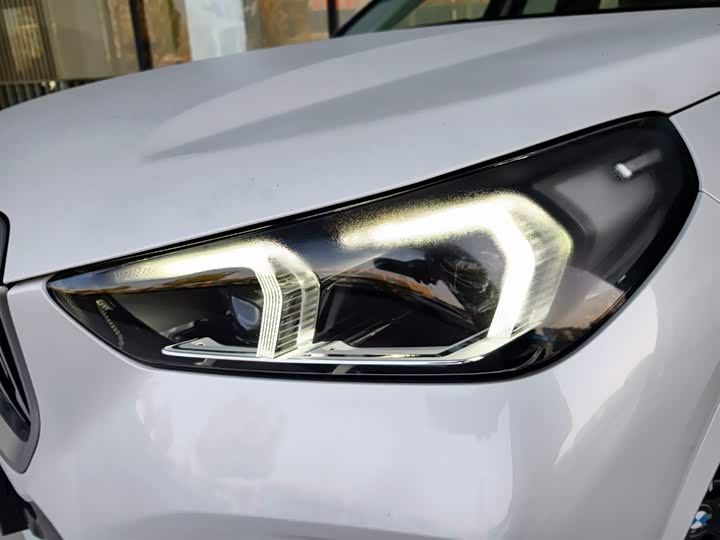 Фото 2 - BMW X1