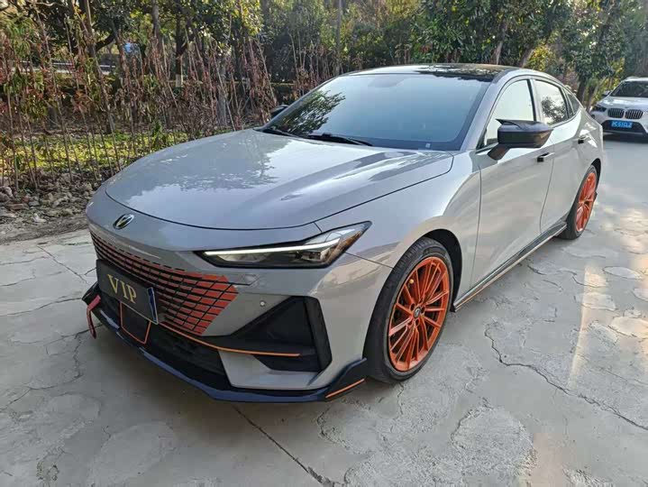 Фото 2 - Changan UNI-V