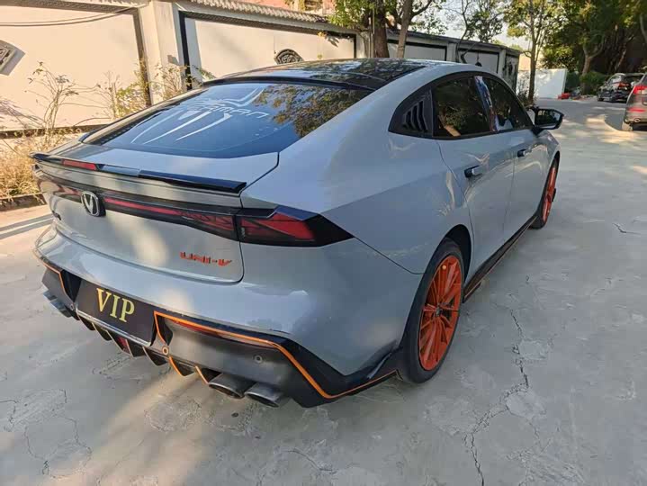 Фото 8 - Changan UNI-V