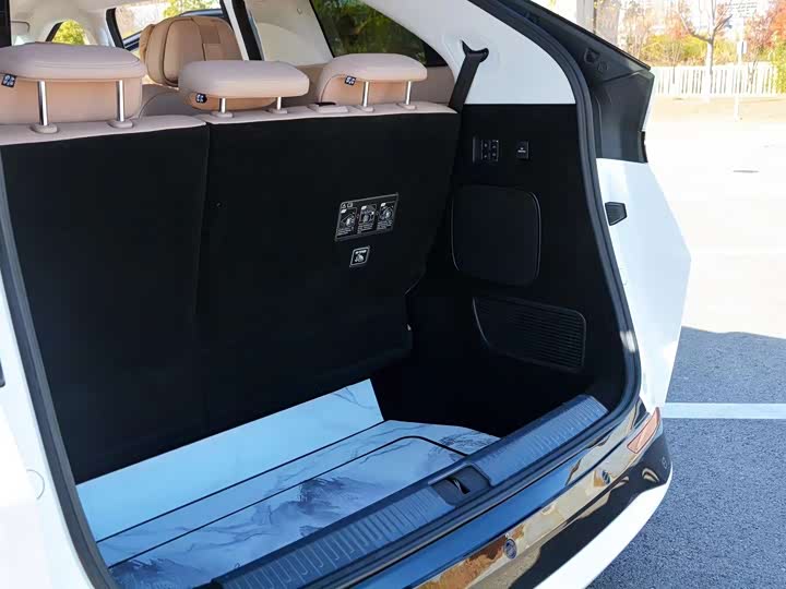 Фото 8 - XPeng X9